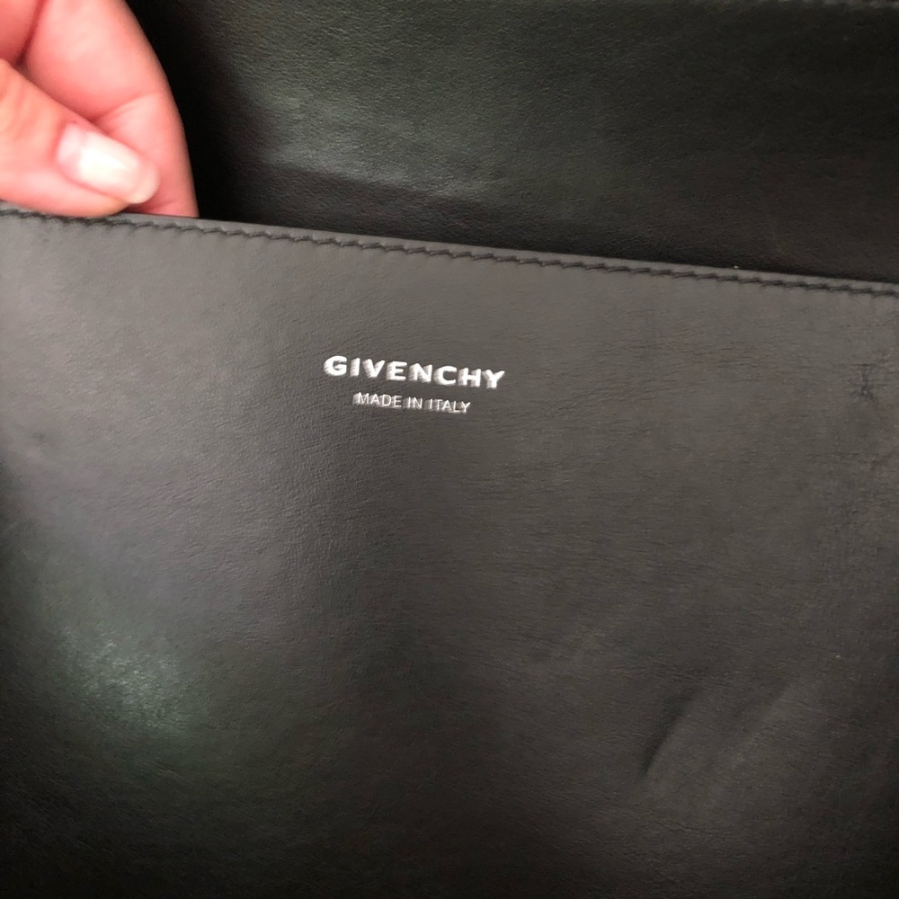 Givenchy XL Black Leather Antigona Tote with Silver Padlock - Picture 6 of 6